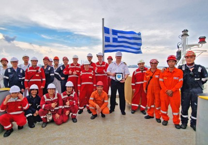 LNG/C 'Aristarchos' flies the Greek flag.